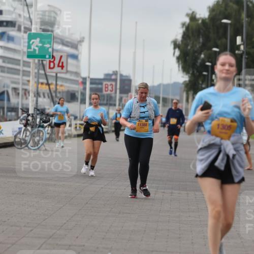 13.09.2026 - Kiel Lauf Andreas Tolksdorf http://msf.ph/oto/10418684 13.09.2026 10:08:33 Kiellinie 4, 3, 83, 11388, 1305, 39, 3935 meine-sportfotos.de