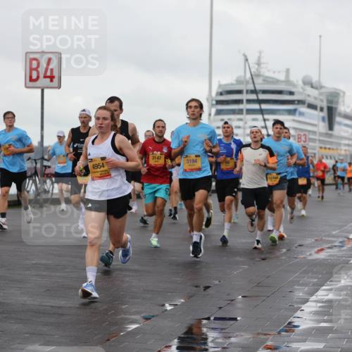 13.09.2026 - Kiel Lauf Andreas Tolksdorf http://msf.ph/oto/10418697 13.09.2026 10:57:12 Kiellinie 4, 35, 8093, 4, 39, 4954, 3147, 3194, 12448, 3 meine-sportfotos.de