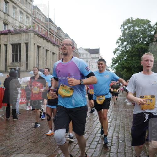 13.09.2026 - Kiel Lauf Yannick Fuchs http://msf.ph/oto/10418701 13.09.2026 10:50:52 Ziel 715, 2029, 2578, 2772, 3238, 3295, 4279, 4354, 5426, 5430, 5992, 7224, 7314, 8105, 8215, 8848, 9092, 9508, 9599, 9689, 9798, 10028, 10029, 10198, 11454, 11960, 12608, 177, 213, 274, 395, 576, 807, 835, 952, 1124, 1737, 1779, 1904, 1921, 1980, 2521, 2530, 3032, 3214, 3216, 3436, 3737, 3769, 3929, 4270, 4875, 4922, 5100, 5426, 5430, 5456, 5549, 5800, 6127, 6666, 6864, 7229, 7266, 7520, 8105, 8131, 8768, 9599, 10192, 10198, 10391, 10968, 11684, 12092, 12262, 3214, 3216, 3436 meine-sportfotos.de
