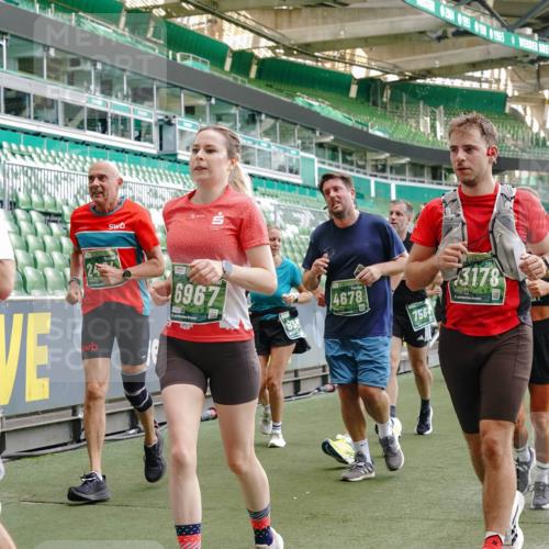 13.09.2026 - 21. swb-Marathon Bremen Michael Burmester http://msf.ph/oto/10418709 13.09.2026 13:20:43 Laufen im Stadion 333, 423, 464, 512, 620, 704, 782, 938, 1066, 1129, 1156, 1158, 1177, 1316, 1409, 1439, 1446, 1676, 1697, 1756, 1808, 1815, 1846, 1916, 2010, 2028, 2064, 2139, 2201, 2240, 2258, 2278, 2315, 2349, 2394, 2395, 2414, 2417, 2437, 2501, 2519, 2533, 2551, 2588, 2626, 2689, 2694, 2695, 2702, 2703, 2722, 2736, 2756, 2793, 2828, 2886, 2954, 3004, 3010, 3017, 3018, 3035, 3036, 3037, 3059, 3070, 3074, 3102, 3116, 3139, 3144, 3243, 3263, 3264, 3310, 3315 meine-sportfotos.de