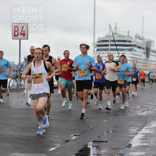 13.09.2026 - Kiel Lauf Andreas Tolksdorf http://msf.ph/oto/10418714 13.09.2026 10:57:12 Kiellinie 39, 093, 3309, 4, 39, 4954, 3147, 3194, 12448, 3 meine-sportfotos.de