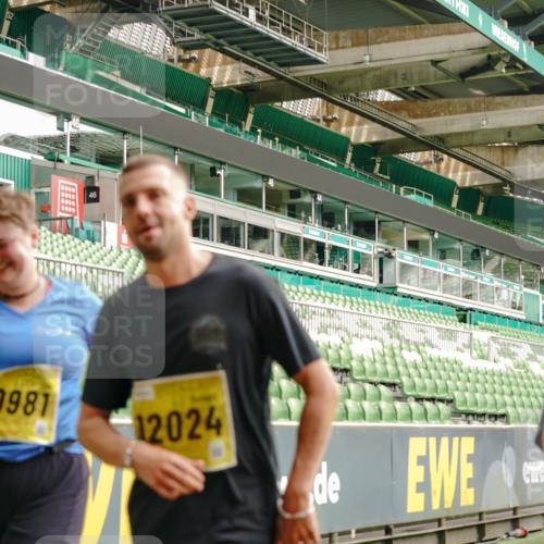 13.09.2026 - 21. swb-Marathon Bremen Michael Burmester http://msf.ph/oto/10418741 13.09.2026 10:43:18 Laufen im Stadion 10002, 10004, 10005, 10148, 10271, 10303, 10325, 10330, 10335, 10361, 10362, 10395, 10396, 10402, 10459, 10474, 10490, 10491, 10513, 10519, 10546, 10557, 10572, 10605, 10606, 10665, 10752, 10756, 10773, 10779, 10784, 10805, 10854, 10880, 10882, 10899, 10900, 10909, 10963, 10977, 10997, 11026, 11027, 11041, 11078, 11084, 11085, 11090, 11097, 11098, 11140, 11173, 11192, 11217, 11264, 11274, 11333, 11337, 11448, 11456, 11461, 11482 meine-sportfotos.de