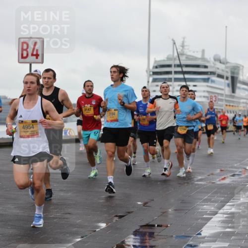 13.09.2026 - Kiel Lauf Andreas Tolksdorf http://msf.ph/oto/10418750 13.09.2026 10:57:12 Kiellinie 3309, 4, 38, 4954, 3147, 3194, 12448 meine-sportfotos.de