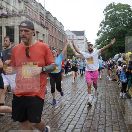 13.09.2026 - Kiel Lauf Yannick Fuchs http://msf.ph/oto/10418761 13.09.2026 10:50:58 Ziel 1442, 2578, 2772, 4106, 4273, 4354, 5992, 6557, 7013, 7314, 7469, 8215, 9092, 9508, 9689, 9798, 11454, 12608, 213, 274, 395, 576, 715, 807, 952, 1124, 1737, 1904, 1921, 1980, 2029, 2521, 2530, 2578, 3032, 3238, 3295, 3737, 3769, 3929, 4279, 4875, 4922, 5100, 5426, 5430, 5549, 5800, 6127, 6666, 6864, 7224, 7229, 7266, 7520, 8105, 8131, 8768, 8848, 9599, 10028, 10029, 10192, 10198, 10391, 10968, 11684, 11960, 12092, 12262, 238, 251, 3214, 3216, 3436 meine-sportfotos.de
