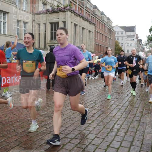 13.09.2026 - Kiel Lauf Yannick Fuchs http://msf.ph/oto/10418815 13.09.2026 10:51:01 Ziel 638, 1442, 2730, 2772, 4106, 4273, 4354, 4745, 5992, 5999, 6293, 6557, 7013, 7469, 9092, 9689, 11454, 12608, 395, 576, 715, 807, 952, 1124, 1737, 1904, 1921, 2029, 2521, 2530, 2578, 3032, 3238, 3295, 3929, 4279, 4875, 4922, 5100, 5426, 5430, 5549, 5800, 5992, 6666, 6864, 7224, 7229, 7266, 7314, 7520, 8105, 8131, 8215, 8768, 8848, 9508, 9599, 9798, 10028, 10029, 10192, 10198, 10391, 10968, 11684, 11960, 12092, 12262, 238, 251, 3214, 3216 meine-sportfotos.de