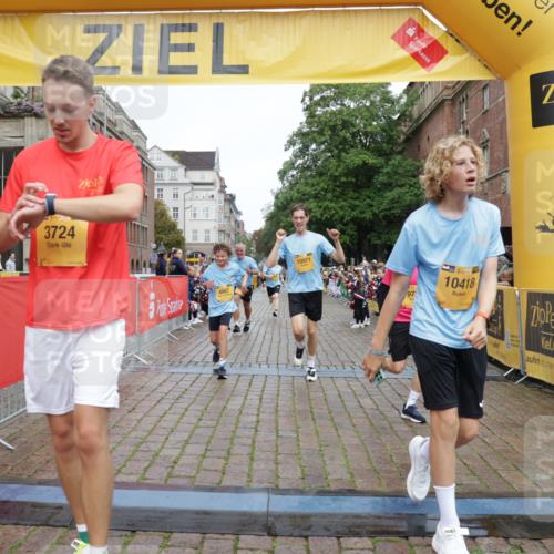 13.09.2026 - Kiel Lauf Yannick Fuchs http://msf.ph/oto/10418823 13.09.2026 09:40:20 Ziel 2284, 2546, 2695, 3724, 4987, 9734, 10413, 10418, 10825, 10971, 11410, 1120, 2123, 2510, 3416, 4090, 4605, 5081, 5946, 6209, 8620, 9367, 10031, 11034, 12715, 1081, 2847, 3552, 3694, 6563, 7131, 7239, 7730, 11750, 2510, 4090, 4605, 4862, 9367, 9782, 10303, 10769, 12172 meine-sportfotos.de