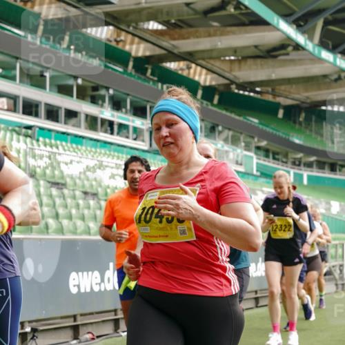 13.09.2026 - 21. swb-Marathon Bremen Michael Burmester http://msf.ph/oto/10418858 13.09.2026 10:43:22 Laufen im Stadion 10002, 10004, 10005, 10148, 10271, 10303, 10325, 10330, 10335, 10361, 10362, 10395, 10396, 10402, 10459, 10474, 10490, 10491, 10513, 10519, 10557, 10572, 10605, 10606, 10665, 10752, 10756, 10773, 10779, 10784, 10805, 10854, 10880, 10882, 10899, 10900, 10909, 10963, 10997, 11026, 11027, 11041, 11078, 11084, 11085, 11090, 11097, 11098, 11140, 11173, 11192, 11217, 11264, 11274, 11333, 11337, 11355, 11408, 11448, 11456, 11461, 11482 meine-sportfotos.de