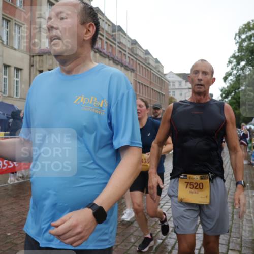 13.09.2026 - Kiel Lauf Yannick Fuchs http://msf.ph/oto/10418864 13.09.2026 10:51:03 Ziel 386, 638, 1442, 1758, 2730, 2772, 4106, 4258, 4259, 4273, 4354, 4745, 5999, 6293, 6557, 7013, 7469, 8464, 9092, 9689, 10455, 11281, 11454, 395, 715, 807, 952, 1124, 1737, 1904, 1921, 2029, 2521, 2530, 2578, 3238, 3295, 3929, 4279, 4875, 4922, 5426, 5430, 5549, 5800, 5992, 6666, 6864, 7224, 7229, 7266, 7314, 7520, 8105, 8131, 8215, 8768, 8848, 9508, 9599, 9798, 10028, 10029, 10192, 10198, 10391, 10968, 11684, 11960, 12092, 12262, 238, 251 meine-sportfotos.de