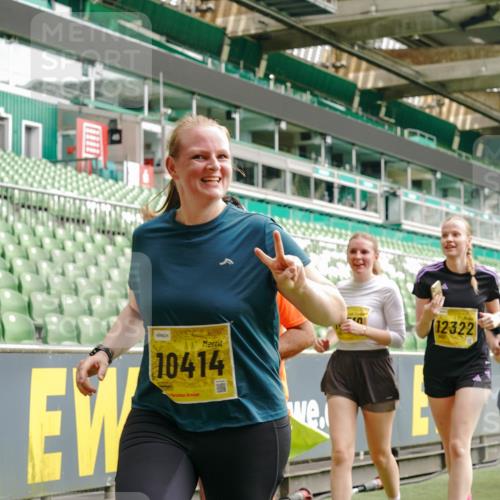 13.09.2026 - 21. swb-Marathon Bremen Michael Burmester http://msf.ph/oto/10418934 13.09.2026 10:43:23 Laufen im Stadion 10002, 10004, 10005, 10148, 10271, 10303, 10325, 10330, 10335, 10361, 10362, 10395, 10396, 10402, 10459, 10474, 10490, 10491, 10513, 10519, 10557, 10572, 10605, 10606, 10629, 10665, 10752, 10756, 10773, 10779, 10784, 10805, 10854, 10880, 10882, 10899, 10900, 10909, 10963, 10997, 11026, 11027, 11041, 11078, 11084, 11085, 11090, 11097, 11098, 11140, 11173, 11192, 11217, 11264, 11274, 11333, 11337, 11355, 11408, 11448, 11456, 11461, 11482 meine-sportfotos.de