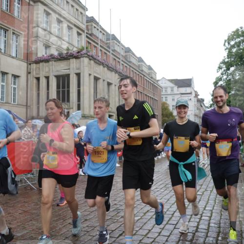 13.09.2026 - Kiel Lauf Yannick Fuchs http://msf.ph/oto/10418945 13.09.2026 10:51:09 Ziel 386, 638, 1442, 1758, 2247, 2672, 2730, 3873, 4106, 4258, 4259, 4271, 4273, 4745, 5525, 5999, 6293, 6948, 7469, 8464, 9007, 10455, 11154, 11214, 11281, 11579, 11910, 12823, 395, 715, 1442, 1737, 1921, 2029, 2521, 2530, 2578, 2772, 3238, 3295, 4279, 4354, 4875, 5426, 5430, 5992, 6557, 7013, 7224, 7229, 7314, 8105, 8215, 8768, 8848, 9092, 9508, 9599, 9689, 9798, 10028, 10029, 10192, 10198, 10391, 10968, 11454, 11684, 11960, 12092, 12262, 238, 251, 1904, 5800 meine-sportfotos.de
