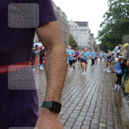 13.09.2026 - Kiel Lauf Yannick Fuchs http://msf.ph/oto/10418976 13.09.2026 10:51:11 Ziel 251, 260, 386, 638, 1758, 2247, 2672, 2730, 3873, 4106, 4258, 4259, 4271, 4273, 4745, 5525, 5999, 6293, 6948, 7469, 8464, 9007, 9742, 10455, 11154, 11214, 11281, 11579, 11910, 12823, 715, 1442, 2029, 2521, 2578, 2772, 3238, 3295, 4279, 4354, 4875, 5426, 5430, 5992, 6557, 7013, 7224, 7229, 7314, 8105, 8215, 8768, 8848, 9092, 9508, 9599, 9689, 9798, 10028, 10029, 10192, 10198, 10391, 10968, 11454, 11684, 11960, 12092, 12262, 238, 1904, 5800 meine-sportfotos.de