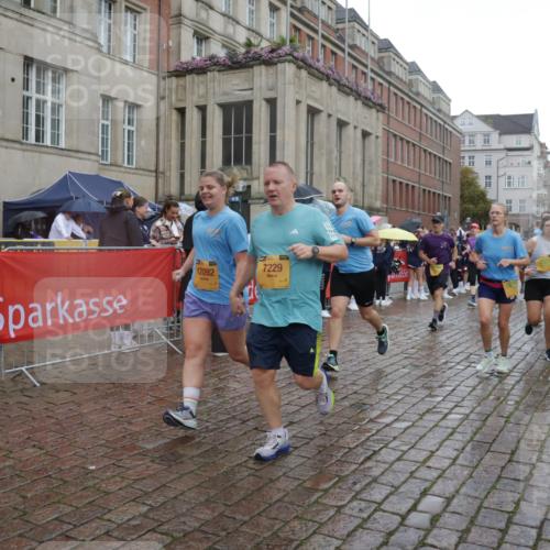 13.09.2026 - Kiel Lauf Yannick Fuchs http://msf.ph/oto/10418998 13.09.2026 10:51:12 Ziel 238, 251, 260, 386, 638, 680, 1758, 2247, 2672, 2730, 3873, 4106, 4258, 4259, 4271, 4273, 4745, 5525, 5999, 6293, 6948, 7469, 8464, 9007, 9742, 9834, 10455, 11154, 11214, 11281, 11579, 11910, 12237, 12823, 715, 1442, 2029, 2521, 2578, 2772, 3238, 3295, 4106, 4279, 4354, 5426, 5430, 5992, 6557, 7013, 7224, 7229, 7314, 7469, 8105, 8215, 8848, 9092, 9508, 9599, 9689, 9798, 10028, 10029, 10192, 10198, 10391, 10968, 11454, 11684, 11960, 12092, 12262, 1904, 5800 meine-sportfotos.de