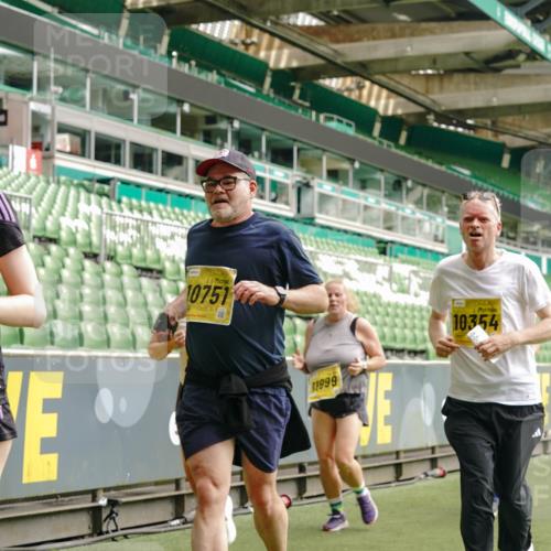 13.09.2026 - 21. swb-Marathon Bremen Michael Burmester http://msf.ph/oto/10419021 13.09.2026 10:43:25 Laufen im Stadion 10002, 10004, 10005, 10148, 10271, 10303, 10325, 10330, 10335, 10361, 10362, 10395, 10396, 10402, 10459, 10474, 10490, 10491, 10513, 10519, 10557, 10572, 10605, 10606, 10629, 10665, 10752, 10756, 10773, 10779, 10784, 10805, 10854, 10880, 10882, 10899, 10900, 10909, 10963, 10997, 11026, 11027, 11041, 11078, 11084, 11085, 11090, 11097, 11098, 11140, 11173, 11192, 11217, 11264, 11274, 11307, 11333, 11337, 11355, 11408, 11448, 11456, 11461, 11482 meine-sportfotos.de