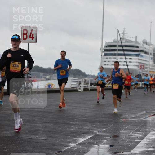 13.09.2026 - Kiel Lauf Andreas Tolksdorf http://msf.ph/oto/10419041 13.09.2026 10:57:16 Kiellinie 8402, 205, 4, 1, 39, 2300, 1661, 3731, 3 meine-sportfotos.de