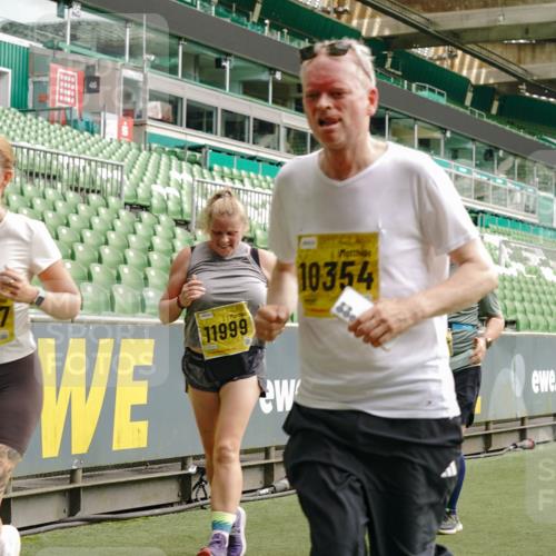 13.09.2026 - 21. swb-Marathon Bremen Michael Burmester http://msf.ph/oto/10419070 13.09.2026 10:43:27 Laufen im Stadion 10002, 10004, 10005, 10148, 10271, 10295, 10303, 10325, 10330, 10335, 10361, 10362, 10395, 10396, 10402, 10459, 10474, 10490, 10491, 10513, 10519, 10557, 10572, 10605, 10606, 10629, 10665, 10752, 10756, 10773, 10779, 10784, 10805, 10854, 10880, 10882, 10899, 10900, 10997, 11026, 11027, 11041, 11078, 11084, 11085, 11090, 11097, 11098, 11140, 11173, 11192, 11217, 11264, 11274, 11307, 11333, 11337, 11355, 11408, 11448, 11456, 11461, 11482 meine-sportfotos.de