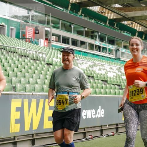 13.09.2026 - 21. swb-Marathon Bremen Michael Burmester http://msf.ph/oto/10419106 13.09.2026 10:43:28 Laufen im Stadion 10002, 10004, 10005, 10148, 10271, 10295, 10303, 10325, 10330, 10335, 10361, 10362, 10395, 10396, 10402, 10459, 10474, 10490, 10491, 10513, 10519, 10557, 10572, 10605, 10606, 10629, 10665, 10752, 10756, 10773, 10779, 10784, 10805, 10854, 10880, 10882, 10899, 10900, 10997, 10999, 11026, 11027, 11041, 11078, 11084, 11085, 11090, 11097, 11098, 11140, 11173, 11192, 11217, 11233, 11264, 11274, 11307, 11333, 11337, 11355, 11408, 11448, 11456, 11461, 11482 meine-sportfotos.de