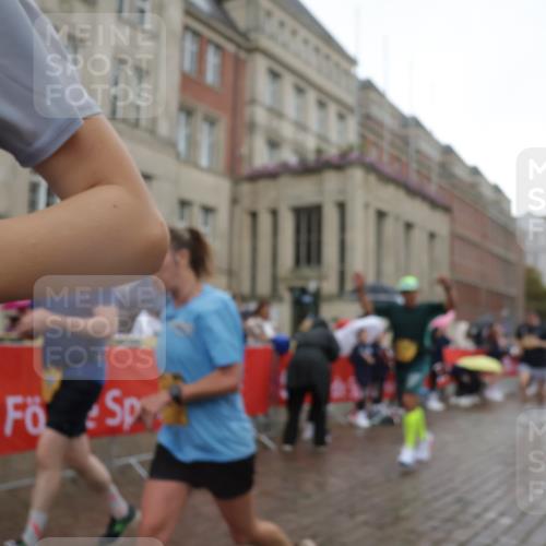 13.09.2026 - Kiel Lauf Yannick Fuchs http://msf.ph/oto/10419145 13.09.2026 10:51:21 Ziel 238, 240, 251, 260, 680, 901, 2672, 2803, 3029, 3751, 3879, 4205, 4271, 5525, 6663, 6865, 6948, 7043, 9742, 9834, 9951, 10617, 11154, 11171, 11214, 11579, 12019, 12237, 12300, 12644, 12823, 386, 638, 715, 1442, 1758, 2029, 2247, 2578, 2730, 2772, 3873, 4106, 4258, 4259, 4273, 4354, 4745, 5992, 5999, 6293, 6557, 7013, 7314, 7469, 8215, 8464, 9007, 9092, 9508, 9689, 9798, 11454, 101, 201, 310, 1754, 2393, 2468, 3013, 4084, 7141, 715 meine-sportfotos.de