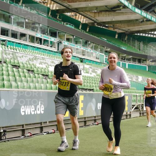 13.09.2026 - 21. swb-Marathon Bremen Michael Burmester http://msf.ph/oto/10419149 13.09.2026 10:43:29 Laufen im Stadion 10002, 10004, 10005, 10148, 10271, 10295, 10303, 10325, 10330, 10335, 10361, 10362, 10395, 10396, 10402, 10459, 10474, 10490, 10491, 10513, 10557, 10572, 10605, 10606, 10629, 10665, 10752, 10756, 10773, 10779, 10784, 10805, 10854, 10880, 10882, 10899, 10900, 10997, 10999, 11026, 11027, 11041, 11078, 11084, 11085, 11090, 11097, 11098, 11140, 11173, 11192, 11217, 11233, 11264, 11274, 11307, 11333, 11337, 11355, 11408, 11448, 11456, 11461, 11482 meine-sportfotos.de