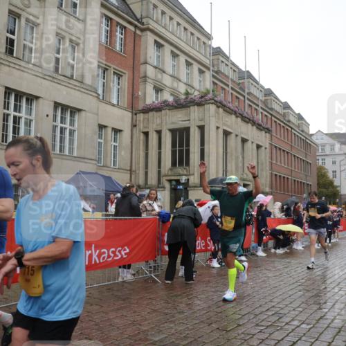 13.09.2026 - Kiel Lauf Yannick Fuchs http://msf.ph/oto/10419150 13.09.2026 10:51:21 Ziel 238, 240, 251, 260, 680, 901, 2672, 2803, 3029, 3751, 3879, 4205, 4271, 5525, 6663, 6865, 6948, 7043, 9742, 9834, 9951, 10617, 11154, 11171, 11214, 11579, 12019, 12237, 12300, 12644, 12823, 386, 638, 715, 1442, 1758, 2029, 2247, 2578, 2730, 2772, 3873, 4106, 4258, 4259, 4273, 4354, 4745, 5992, 5999, 6293, 6557, 7013, 7314, 7469, 8215, 8464, 9007, 9092, 9508, 9689, 9798, 11454, 101, 201, 310, 1754, 2393, 2468, 3013, 4084, 7141, 715 meine-sportfotos.de