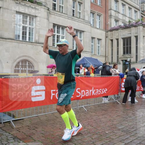 13.09.2026 - Kiel Lauf Yannick Fuchs http://msf.ph/oto/10419163 13.09.2026 10:51:22 Ziel 238, 240, 251, 260, 680, 901, 2672, 2803, 3029, 3751, 3879, 4040, 4205, 4271, 4619, 5525, 6663, 6865, 6948, 7043, 7914, 9030, 9699, 9742, 9834, 9951, 10459, 10474, 10617, 11154, 11171, 11214, 12019, 12237, 12300, 12644, 386, 638, 1442, 1758, 2029, 2247, 2578, 2730, 2772, 3873, 4106, 4258, 4259, 4273, 4354, 4745, 5992, 5999, 6293, 6557, 7013, 7314, 7469, 8215, 8464, 9007, 9092, 9508, 9689, 9798, 11454, 101, 201, 310, 1754, 2393, 2468, 3013, 4084, 5174, 7141, 715 meine-sportfotos.de