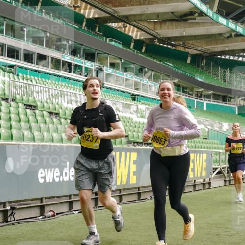 13.09.2026 - 21. swb-Marathon Bremen Michael Burmester http://msf.ph/oto/10419172 13.09.2026 10:43:30 Laufen im Stadion 10002, 10004, 10005, 10148, 10271, 10295, 10303, 10325, 10330, 10335, 10361, 10362, 10395, 10396, 10402, 10459, 10474, 10490, 10491, 10513, 10557, 10572, 10605, 10606, 10629, 10665, 10752, 10756, 10773, 10779, 10784, 10805, 10854, 10880, 10882, 10899, 10900, 10997, 10999, 11026, 11027, 11041, 11078, 11084, 11085, 11090, 11097, 11098, 11140, 11173, 11192, 11217, 11233, 11264, 11274, 11307, 11333, 11337, 11355, 11408, 11448, 11456, 11461, 11482 meine-sportfotos.de