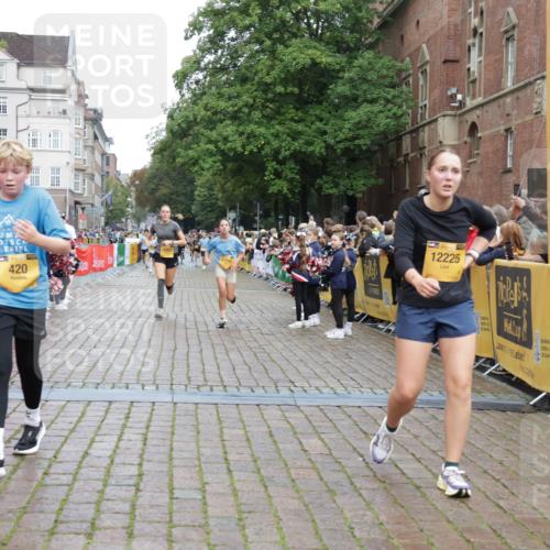 13.09.2026 - Kiel Lauf Yannick Fuchs http://msf.ph/oto/10419188 13.09.2026 09:40:43 Ziel 420, 3552, 6563, 7131, 7730, 10353, 11750, 11792, 12225, 1081, 2284, 2546, 2695, 2847, 3694, 3724, 4987, 5081, 7239, 9734, 10413, 10418, 10825, 10971, 11410, 12715, 1630, 1787, 3883, 5039, 6299, 8389, 8493, 8636, 9578, 9726, 10202, 1120, 3416, 5081, 5946, 12715 meine-sportfotos.de