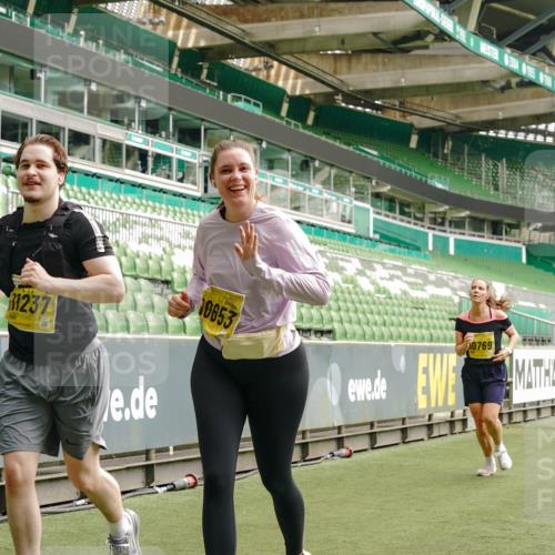 13.09.2026 - 21. swb-Marathon Bremen Michael Burmester http://msf.ph/oto/10419193 13.09.2026 10:43:30 Laufen im Stadion 10002, 10004, 10005, 10148, 10271, 10295, 10303, 10325, 10330, 10335, 10361, 10362, 10395, 10396, 10402, 10459, 10474, 10490, 10491, 10513, 10557, 10572, 10605, 10606, 10629, 10665, 10752, 10756, 10773, 10779, 10784, 10805, 10854, 10880, 10882, 10899, 10900, 10997, 10999, 11026, 11027, 11041, 11078, 11084, 11085, 11090, 11097, 11098, 11140, 11173, 11192, 11217, 11233, 11264, 11274, 11307, 11333, 11337, 11355, 11408, 11448, 11456, 11461, 11482 meine-sportfotos.de
