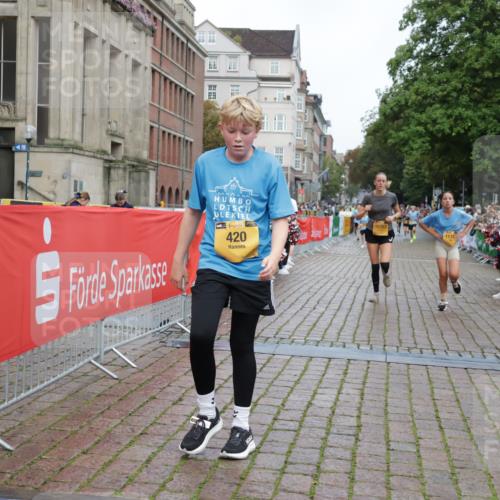 13.09.2026 - Kiel Lauf Yannick Fuchs http://msf.ph/oto/10419195 13.09.2026 09:40:43 Ziel 420, 3552, 6563, 7131, 7730, 10353, 11750, 11792, 12225, 1081, 2284, 2546, 2695, 2847, 3694, 3724, 4987, 5081, 7239, 9734, 10413, 10418, 10825, 10971, 11410, 12715, 1630, 1787, 3883, 5039, 6299, 8389, 8493, 8636, 9578, 9726, 10202, 1120, 3416, 5081, 5946, 12715 meine-sportfotos.de