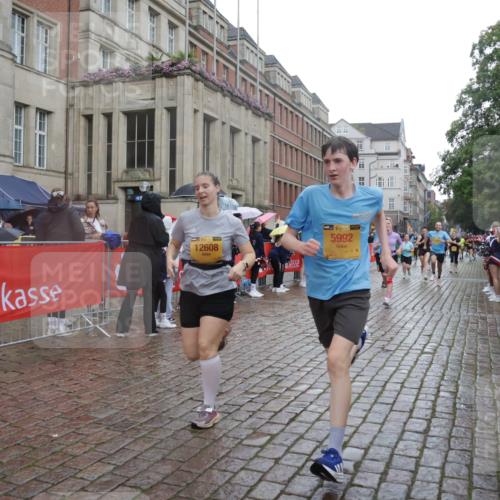 13.09.2026 - Kiel Lauf Yannick Fuchs http://msf.ph/oto/10419209 13.09.2026 10:51:25 Ziel 238, 240, 251, 260, 680, 901, 2035, 2803, 3029, 3751, 3879, 4040, 4205, 4619, 5735, 6663, 6865, 7043, 7914, 8373, 9030, 9699, 9742, 9834, 9951, 9970, 10459, 10474, 10617, 11171, 12019, 12237, 12300, 12420, 12644, 260, 386, 638, 1442, 1758, 2247, 2672, 2730, 2772, 3873, 4106, 4258, 4259, 4271, 4273, 4354, 4745, 5525, 5992, 5999, 6293, 6557, 6948, 7013, 7469, 8215, 8464, 9007, 9092, 9689, 11454, 101, 201, 310, 1754, 2393, 2468, 3013, 4084, 5174, 7141, 715 meine-sportfotos.de