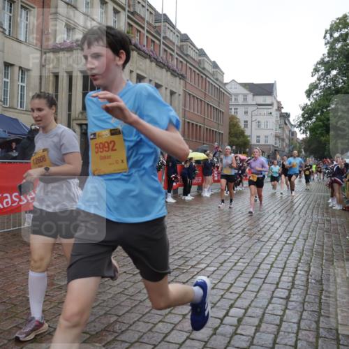 13.09.2026 - Kiel Lauf Yannick Fuchs http://msf.ph/oto/10419217 13.09.2026 10:51:26 Ziel 238, 240, 251, 680, 901, 1804, 2035, 2803, 3029, 3751, 3879, 4040, 4205, 4619, 4939, 5735, 6663, 6865, 7043, 7914, 8373, 9030, 9699, 9834, 9951, 9970, 10459, 10474, 10617, 11171, 12019, 12237, 12300, 12420, 12644, 251, 260, 386, 638, 1442, 1758, 2247, 2672, 2730, 2772, 3873, 4106, 4258, 4259, 4271, 4273, 4354, 4745, 5525, 5992, 5999, 6293, 6557, 6948, 7013, 7469, 8464, 9007, 9092, 9689, 11454, 101, 201, 310, 1754, 2393, 2468, 3013, 4084, 5174, 7141, 715 meine-sportfotos.de