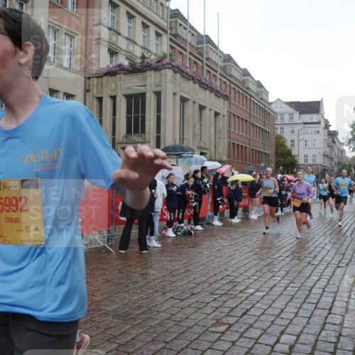 13.09.2026 - Kiel Lauf Yannick Fuchs http://msf.ph/oto/10419220 13.09.2026 10:51:26 Ziel 238, 240, 251, 680, 901, 1804, 2035, 2803, 3029, 3751, 3879, 4040, 4205, 4619, 4939, 5735, 6663, 6865, 7043, 7914, 8373, 9030, 9699, 9834, 9951, 9970, 10459, 10474, 10617, 11171, 12019, 12237, 12300, 12420, 12644, 251, 260, 386, 638, 1442, 1758, 2247, 2672, 2730, 2772, 3873, 4106, 4258, 4259, 4271, 4273, 4354, 4745, 5525, 5992, 5999, 6293, 6557, 6948, 7013, 7469, 8464, 9007, 9092, 9689, 11454, 101, 201, 310, 1754, 2393, 2468, 3013, 4084, 5174, 7141, 715 meine-sportfotos.de