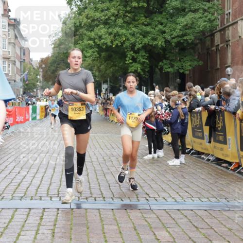 13.09.2026 - Kiel Lauf Yannick Fuchs http://msf.ph/oto/10419222 13.09.2026 09:40:45 Ziel 420, 3552, 6563, 7131, 7730, 9578, 10353, 11750, 11792, 12225, 1081, 2284, 2546, 2695, 2847, 3694, 3724, 4987, 7239, 9734, 10413, 10418, 10825, 10971, 11410, 11750, 1630, 1787, 3883, 5039, 6299, 8389, 8493, 8636, 9726, 10202, 1120, 2546, 5081, 10413, 10825, 12715 meine-sportfotos.de