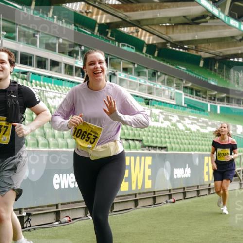13.09.2026 - 21. swb-Marathon Bremen Michael Burmester http://msf.ph/oto/10419234 13.09.2026 10:43:31 Laufen im Stadion 10002, 10004, 10005, 10148, 10271, 10295, 10303, 10325, 10330, 10335, 10361, 10362, 10395, 10396, 10402, 10459, 10474, 10490, 10491, 10513, 10557, 10572, 10605, 10606, 10629, 10665, 10752, 10756, 10773, 10779, 10784, 10805, 10854, 10880, 10882, 10899, 10900, 10997, 10999, 11026, 11027, 11041, 11078, 11084, 11085, 11090, 11097, 11098, 11140, 11173, 11192, 11217, 11233, 11264, 11274, 11307, 11333, 11337, 11355, 11408, 11448, 11456, 11461, 11482 meine-sportfotos.de