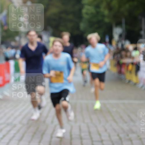 13.09.2026 - Kiel Lauf Yannick Fuchs http://msf.ph/oto/10419258 13.09.2026 09:40:49 Ziel 420, 1630, 3552, 6299, 8493, 8636, 9578, 9726, 10353, 11792, 12225, 1081, 2284, 2695, 2847, 3552, 3694, 3724, 4987, 6563, 7131, 7239, 7730, 9734, 10418, 10971, 11410, 11750, 1593, 1787, 3883, 4137, 5039, 8389, 10202, 2546, 3724, 5081, 10413, 10418, 10825, 11410, 12715 meine-sportfotos.de