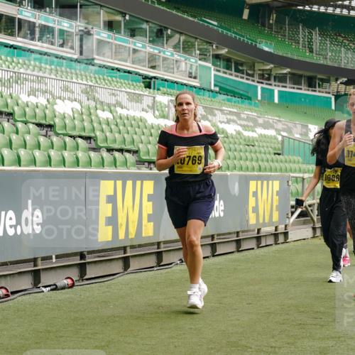 13.09.2026 - 21. swb-Marathon Bremen Michael Burmester http://msf.ph/oto/10419263 13.09.2026 10:43:32 Laufen im Stadion 10002, 10004, 10005, 10148, 10271, 10295, 10303, 10325, 10330, 10335, 10361, 10362, 10395, 10396, 10402, 10459, 10474, 10490, 10491, 10513, 10557, 10572, 10605, 10606, 10629, 10665, 10752, 10756, 10773, 10779, 10784, 10805, 10854, 10880, 10882, 10899, 10900, 10997, 10999, 11026, 11027, 11041, 11078, 11084, 11085, 11090, 11097, 11098, 11140, 11173, 11192, 11217, 11233, 11264, 11274, 11307, 11333, 11337, 11355, 11408, 11448, 11456, 11461, 11482 meine-sportfotos.de