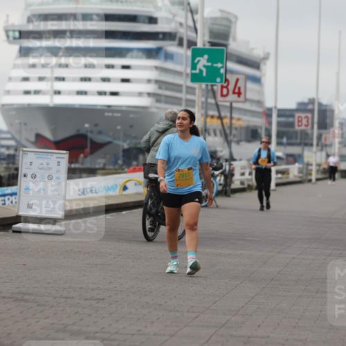 13.09.2026 - Kiel Lauf Andreas Tolksdorf http://msf.ph/oto/10419265 13.09.2026 10:08:55 Kiellinie 2, 2913, 3, 4, 3 meine-sportfotos.de