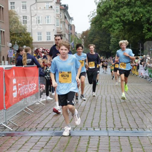 13.09.2026 - Kiel Lauf Yannick Fuchs http://msf.ph/oto/10419287 13.09.2026 09:40:51 Ziel 420, 1630, 5039, 6299, 8493, 8636, 9578, 9726, 10353, 11792, 12225, 1081, 2284, 2695, 2847, 3552, 3694, 3724, 4987, 6563, 7131, 7239, 7730, 9734, 10418, 10971, 11750, 12225, 1593, 1787, 3883, 4137, 8389, 9608, 10202, 2546, 3724, 9734, 10413, 10418, 10825, 10971, 11410, 12715 meine-sportfotos.de