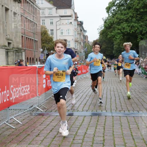 13.09.2026 - Kiel Lauf Yannick Fuchs http://msf.ph/oto/10419307 13.09.2026 09:40:52 Ziel 420, 1630, 1787, 5039, 6299, 8493, 8636, 9578, 9726, 10353, 11792, 420, 1081, 2284, 2695, 2847, 3552, 3694, 3724, 4987, 6563, 7131, 7239, 7730, 9734, 10418, 10971, 11750, 12225, 1593, 3883, 4137, 8389, 9608, 10202, 10974, 2546, 3724, 4987, 9734, 10413, 10418, 10825, 10971, 11410 meine-sportfotos.de