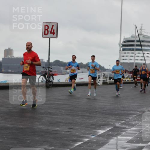 13.09.2026 - Kiel Lauf Andreas Tolksdorf http://msf.ph/oto/10419316 13.09.2026 10:57:23 Kiellinie 2124, 4, 3157, 2231, 3 meine-sportfotos.de