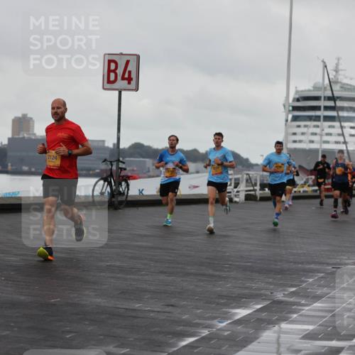 13.09.2026 - Kiel Lauf Andreas Tolksdorf http://msf.ph/oto/10419327 13.09.2026 10:57:23 Kiellinie 2124, 4, 3157, 2231, 3 meine-sportfotos.de