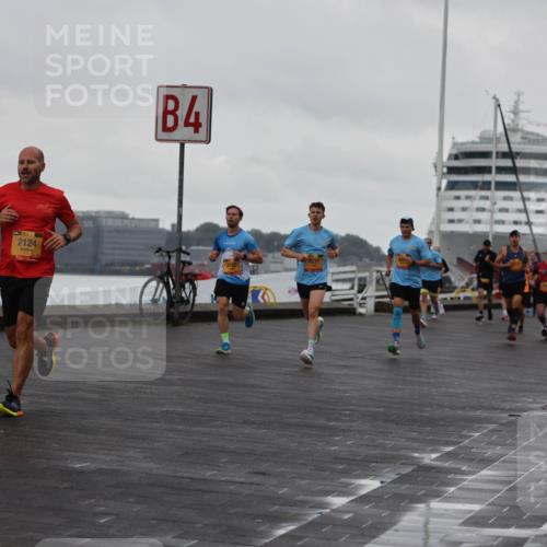 13.09.2026 - Kiel Lauf Andreas Tolksdorf http://msf.ph/oto/10419369 13.09.2026 10:57:23 Kiellinie 1, 35, 2124, 4, 3157, 3 meine-sportfotos.de