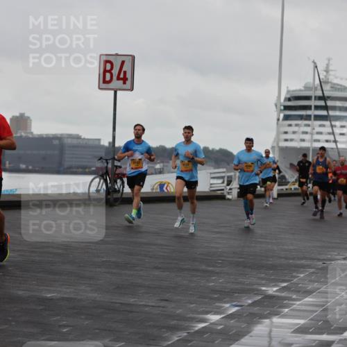 13.09.2026 - Kiel Lauf Andreas Tolksdorf http://msf.ph/oto/10419402 13.09.2026 10:57:23 Kiellinie 2124, 4, 3157, 2231, 3 meine-sportfotos.de