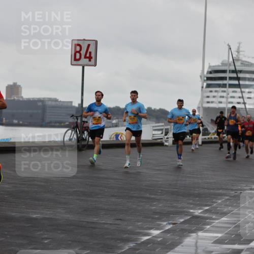 13.09.2026 - Kiel Lauf Andreas Tolksdorf http://msf.ph/oto/10419407 13.09.2026 10:57:23 Kiellinie 2124, 4, 3157, 3 meine-sportfotos.de