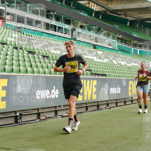 13.09.2026 - 21. swb-Marathon Bremen Michael Burmester http://msf.ph/oto/10419571 13.09.2026 10:43:41 Laufen im Stadion 10002, 10004, 10005, 10148, 10176, 10271, 10295, 10303, 10325, 10330, 10335, 10361, 10362, 10395, 10402, 10459, 10474, 10490, 10491, 10513, 10557, 10572, 10605, 10606, 10629, 10665, 10752, 10756, 10773, 10779, 10784, 10805, 10854, 10880, 10882, 10899, 10900, 10997, 10999, 11026, 11027, 11041, 11078, 11090, 11097, 11098, 11140, 11173, 11192, 11217, 11233, 11264, 11274, 11307, 11333, 11337, 11355, 11385, 11408, 11448, 11456, 11461, 11482, 11943, 12334 meine-sportfotos.de