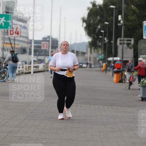 13.09.2026 - Kiel Lauf Andreas Tolksdorf http://msf.ph/oto/10419599 13.09.2026 10:10:18 Kiellinie 83, 2003 meine-sportfotos.de