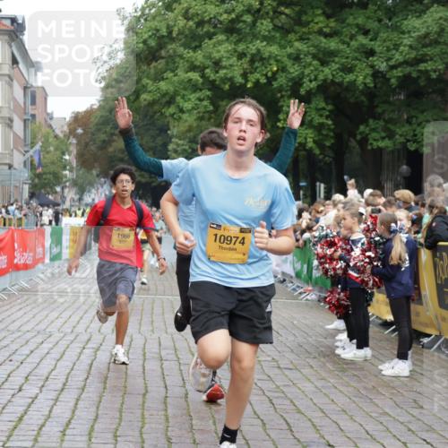 13.09.2026 - Kiel Lauf Yannick Fuchs http://msf.ph/oto/10419608 13.09.2026 09:41:14 Ziel 1593, 1671, 1966, 4137, 9608, 10299, 10974, 11983, 420, 1630, 1787, 3552, 3883, 5039, 6299, 8389, 8493, 8636, 9578, 9726, 10202, 10353, 11792, 12225, 4068, 4315, 9110, 9771, 11106, 11645, 12166, 420, 3552, 6563, 7131, 7239, 7730, 11750, 12225 meine-sportfotos.de