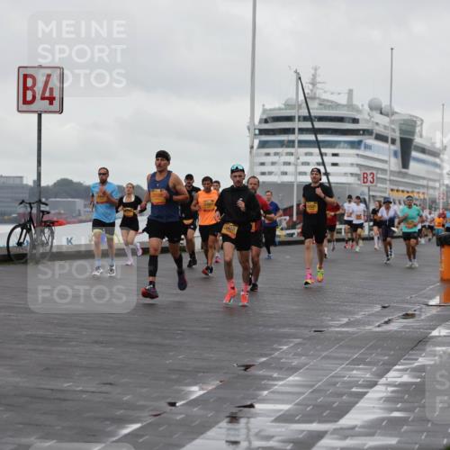 13.09.2026 - Kiel Lauf Andreas Tolksdorf http://msf.ph/oto/10419611 13.09.2026 10:57:27 Kiellinie 4280, 4, 2809, 11527, 4418, 12521, 3 meine-sportfotos.de