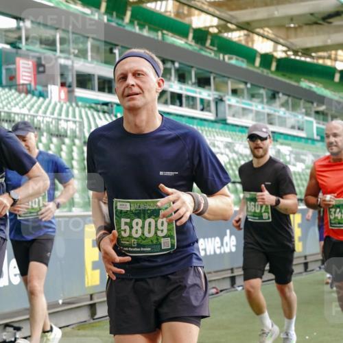 13.09.2026 - 21. swb-Marathon Bremen Michael Burmester http://msf.ph/oto/10419640 13.09.2026 13:21:09 Laufen im Stadion 128, 258, 351, 423, 441, 464, 601, 620, 704, 782, 851, 1060, 1066, 1094, 1129, 1158, 1177, 1316, 1344, 1409, 1417, 1439, 1446, 1518, 1676, 1697, 1729, 1756, 1808, 1815, 1846, 1916, 2010, 2028, 2064, 2139, 2201, 2258, 2278, 2349, 2394, 2395, 2414, 2417, 2437, 2501, 2519, 2533, 2551, 2588, 2652, 2694, 2695, 2736, 2756, 2793, 2828, 2886, 2954, 2995, 3004, 3010, 3017, 3018, 3022, 3034, 3035, 3036, 3037, 3059, 3070, 3074, 3102, 3139, 3144, 3225, 3264, 3310, 3315 meine-sportfotos.de