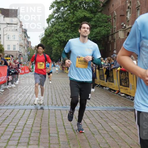 13.09.2026 - Kiel Lauf Yannick Fuchs http://msf.ph/oto/10419643 13.09.2026 09:41:15 Ziel 1593, 1671, 1966, 4137, 9608, 10299, 10974, 11983, 420, 1630, 1787, 3883, 5039, 6299, 8389, 8493, 8636, 9578, 9726, 10202, 10353, 11792, 12225, 4068, 4315, 9110, 9771, 11106, 11645, 12166, 420, 3552, 6563, 7131, 7730, 10353, 11750, 12225 meine-sportfotos.de