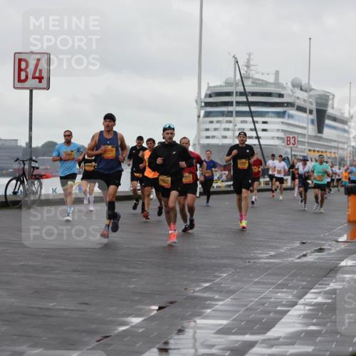 13.09.2026 - Kiel Lauf Andreas Tolksdorf http://msf.ph/oto/10419649 13.09.2026 10:57:27 Kiellinie 4, 809, 11418, 0577, 12521, 3 meine-sportfotos.de